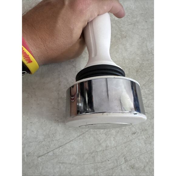 Shake Weight 2.5 lbs White & Chrome Exercise Arm Toning Workout Shoulders Chest - Picture 6 of 7